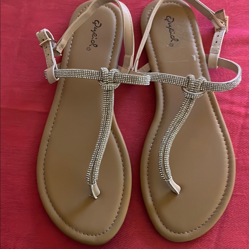 Sparkley flat sandals. New without tags without tags. Ladies size 8. Knot detail